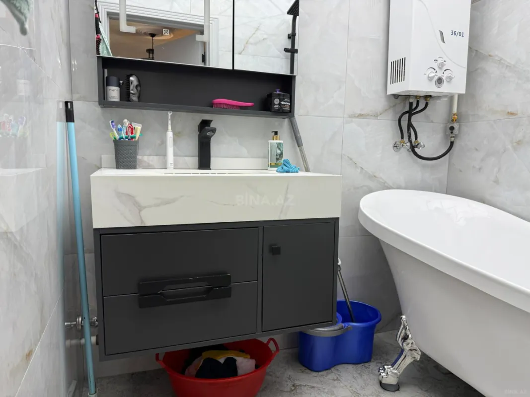 Satılır 4 otaqlı mənzil 120 m²