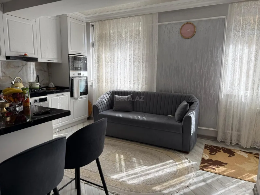 Satılır 4 otaqlı mənzil 120 m²