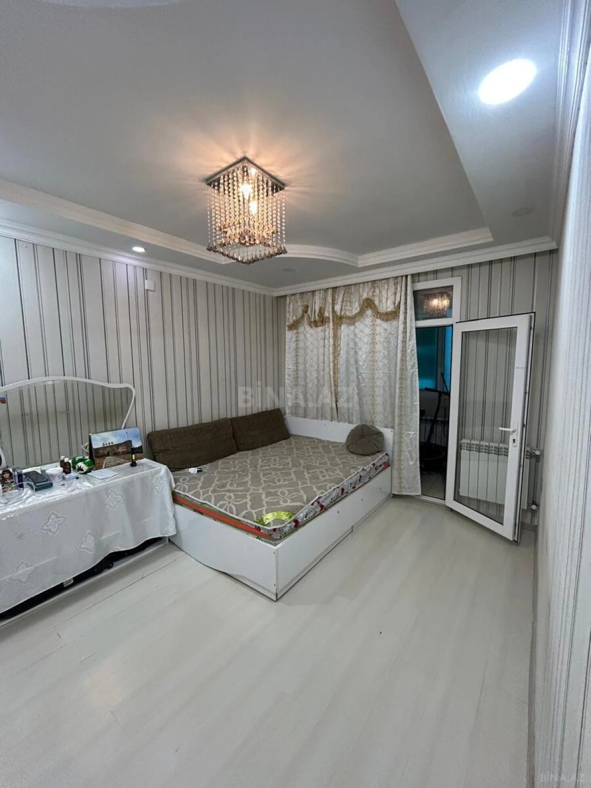 Satılır 2 otaqlı mənzil 63 m²