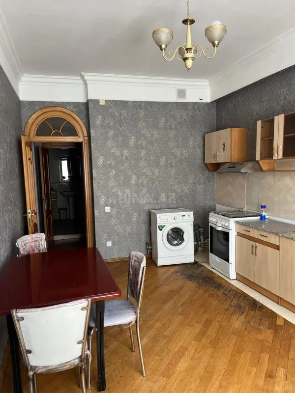 Satılır 3 otaqlı mənzil 129 m²