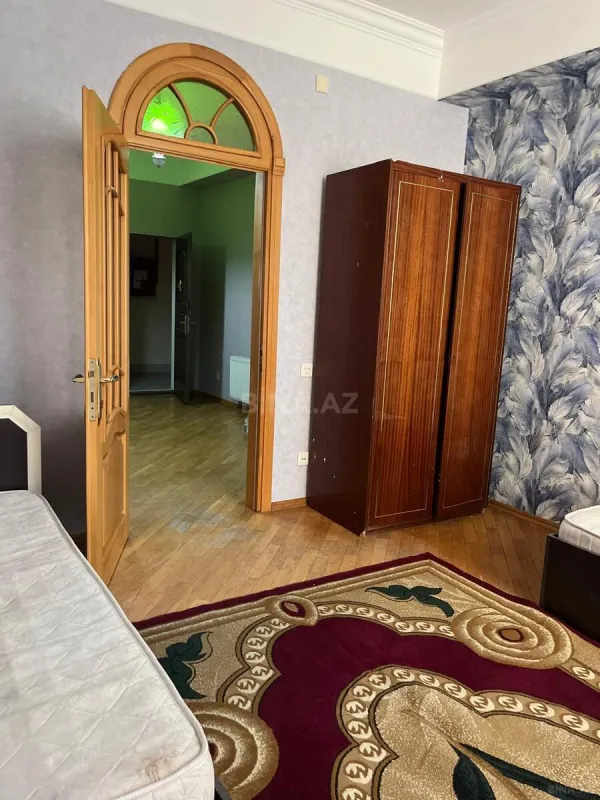 Satılır 3 otaqlı mənzil 129 m²