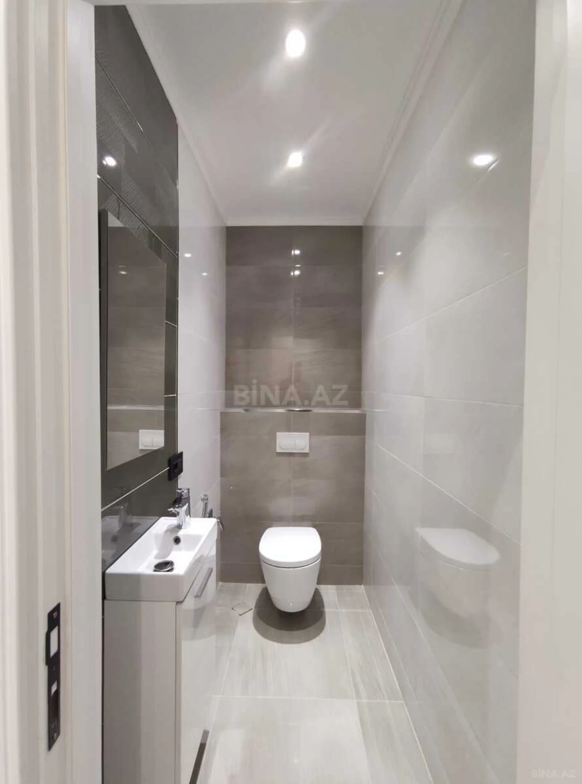 Satılır 2 otaqlı mənzil 77.7 m²