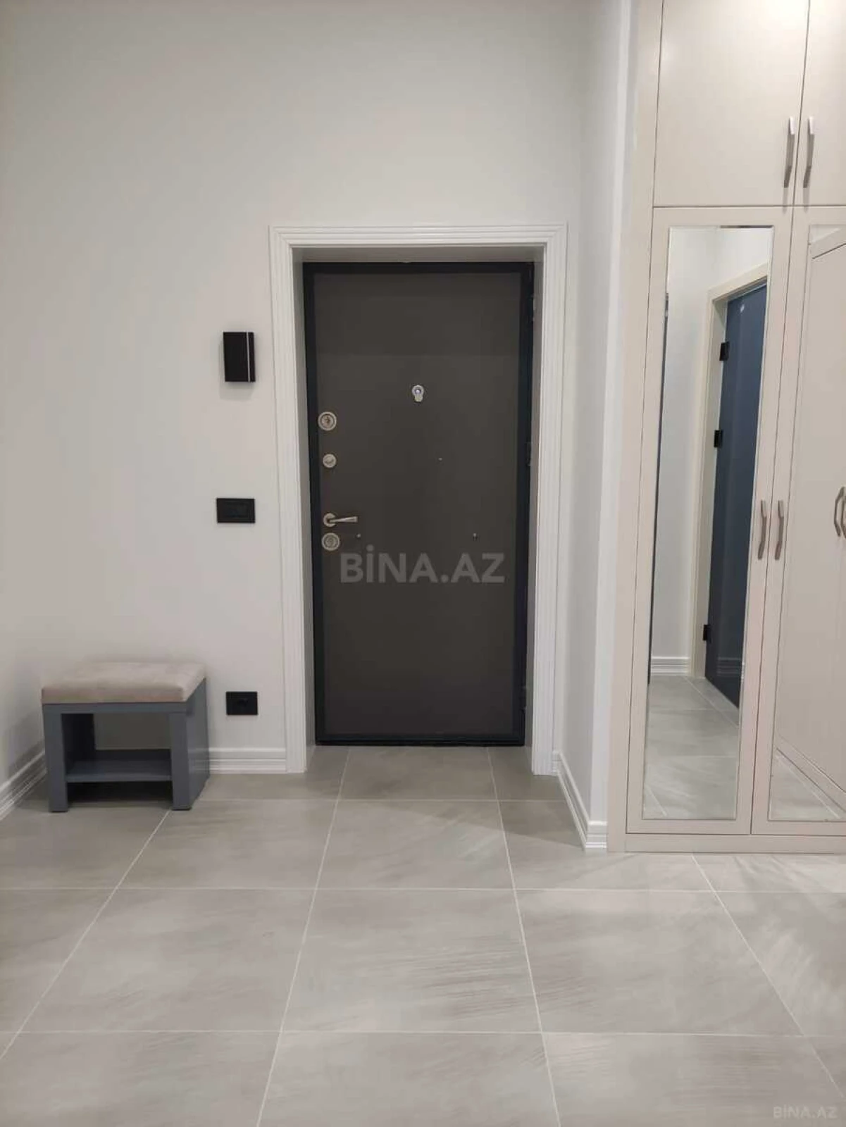 Satılır 2 otaqlı mənzil 77.7 m²