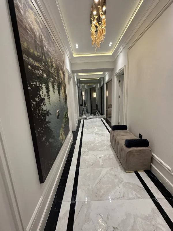 Satılır 4 otaqlı mənzil 140 m²