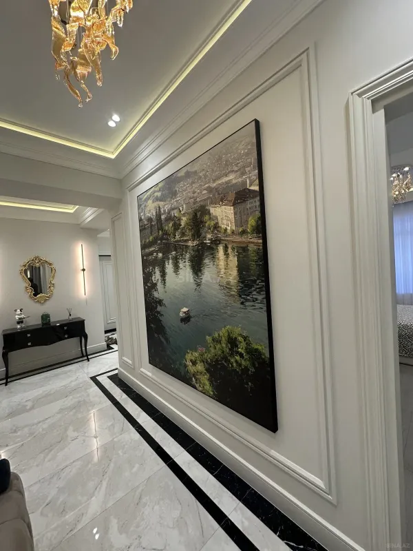 Satılır 4 otaqlı mənzil 140 m²