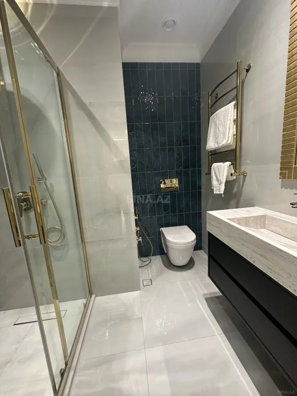 Satılır 4 otaqlı mənzil 140 m²