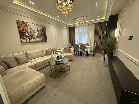 Satılır 4 otaqlı mənzil 140 m²