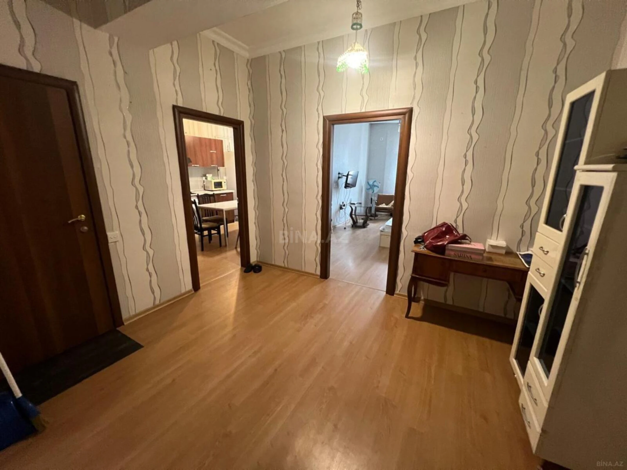 Kirayə verilir 1 otaqlı mənzil 56 m²