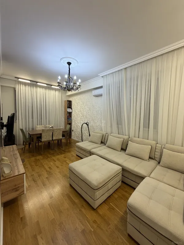 Satılır 2 otaqlı mənzil 65 m²