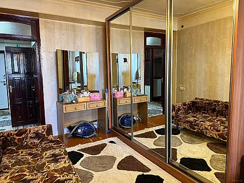 Satılır 2 otaqlı mənzil 55 m²