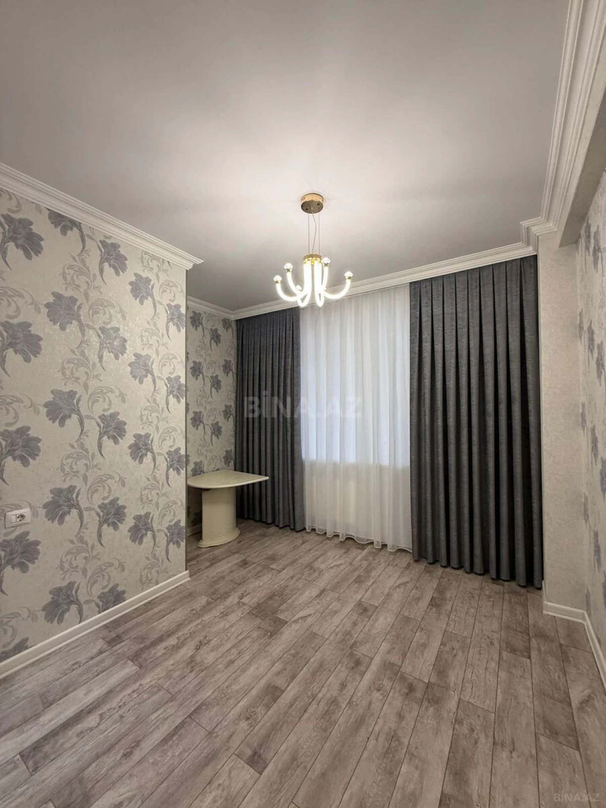 Satılır 3 otaqlı mənzil 110 m²
