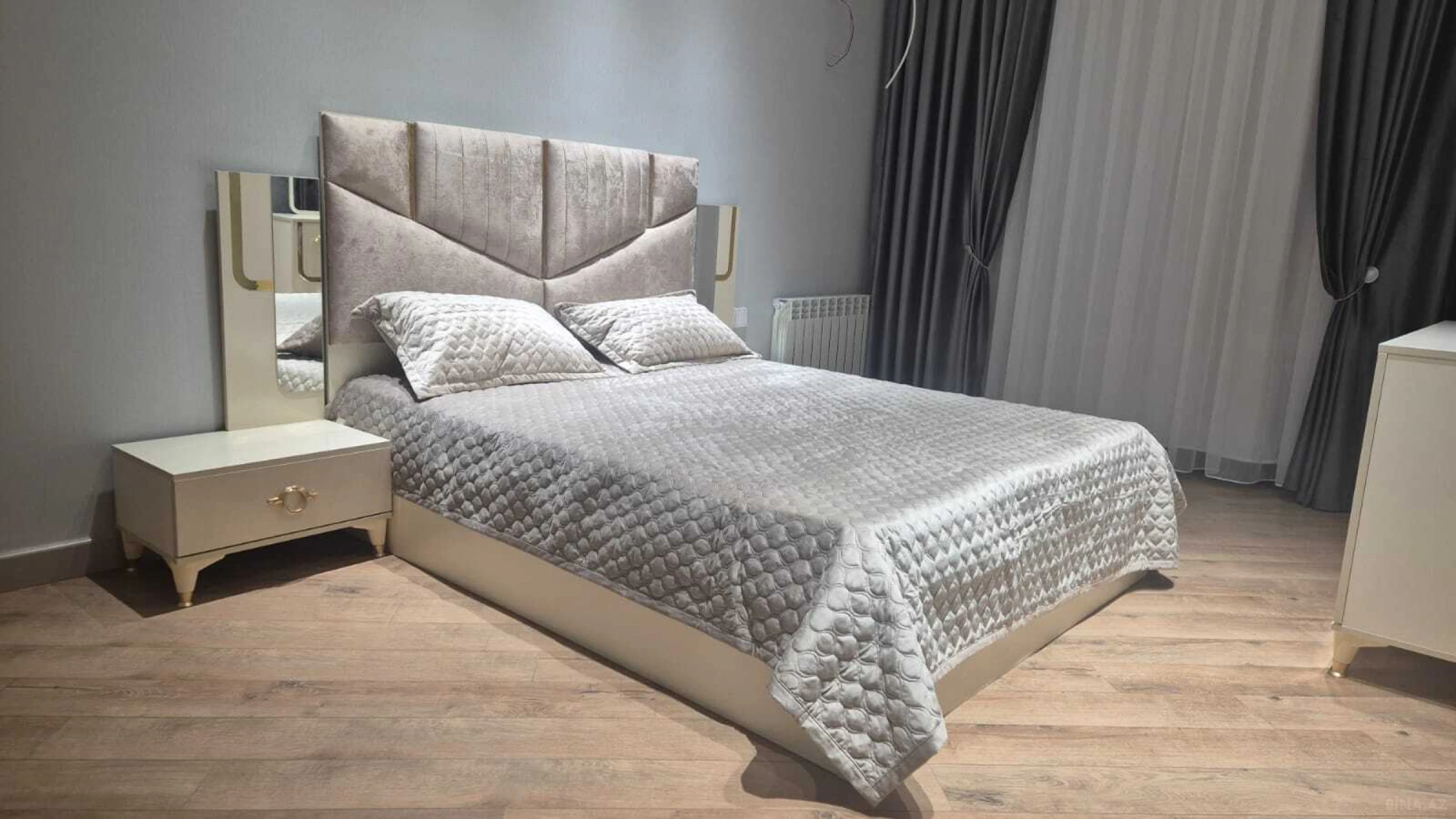 Kirayə verilir 2 otaqlı mənzil 95 m²