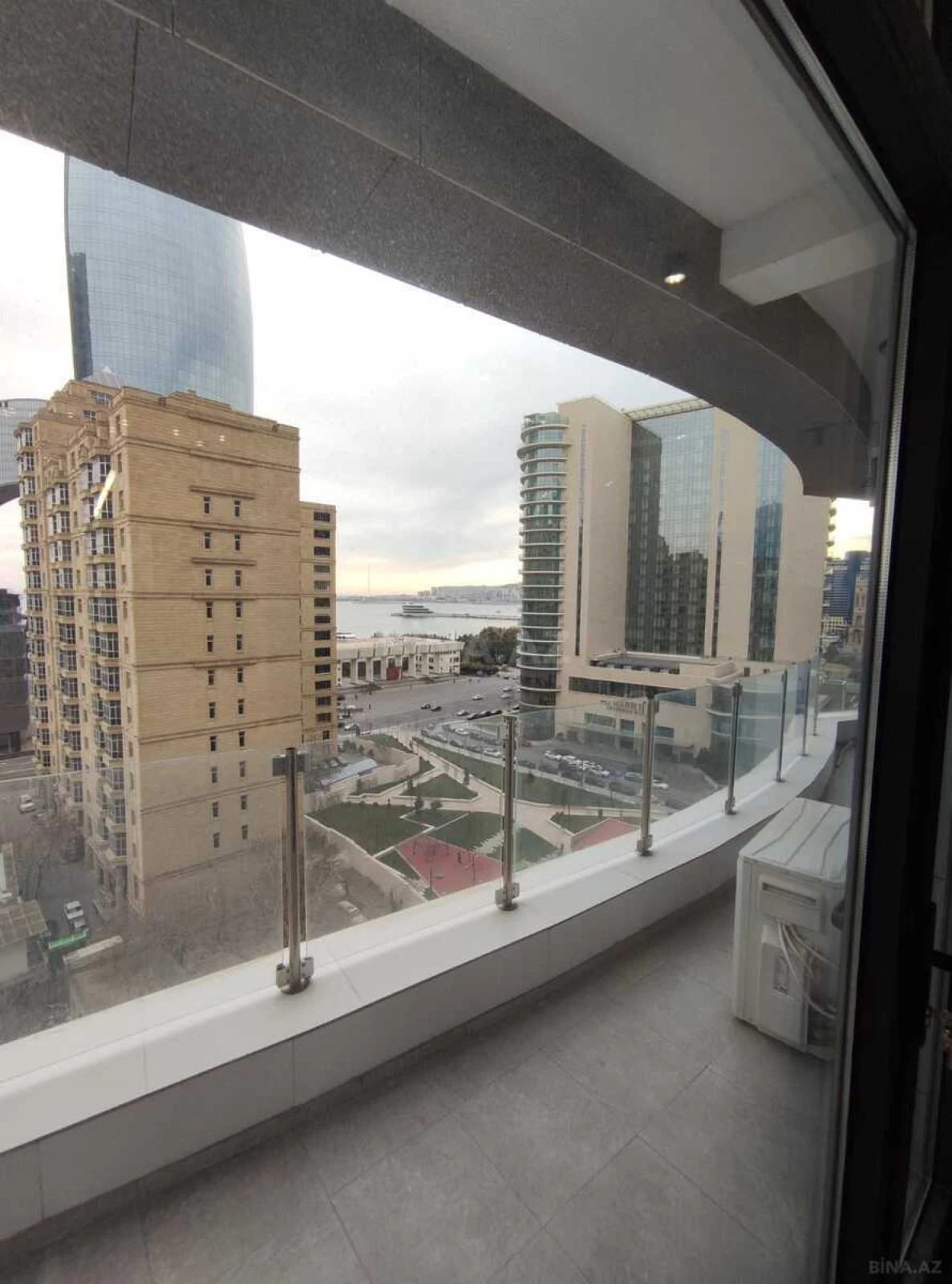 Satılır 2 otaqlı mənzil 92.2 m²