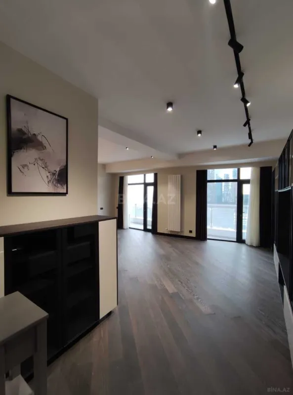 Satılır 2 otaqlı mənzil 92.2 m²