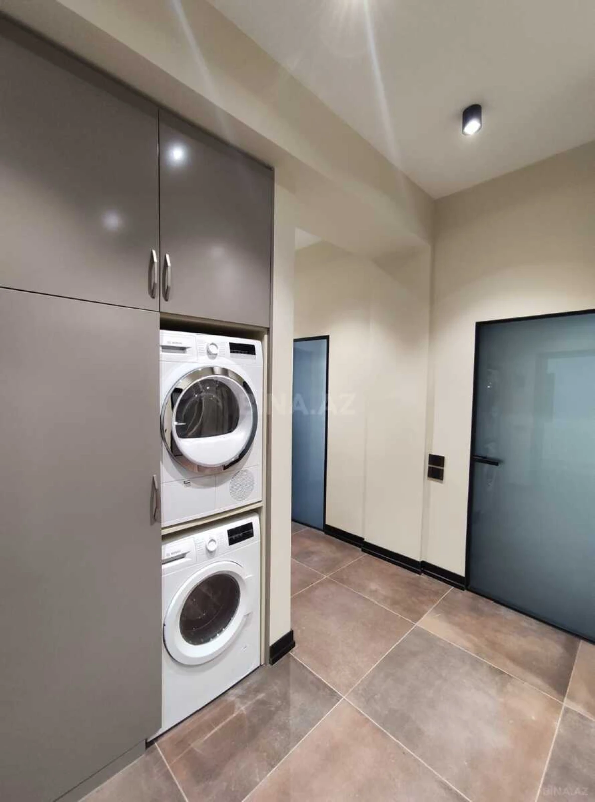 Satılır 2 otaqlı mənzil 92.2 m²