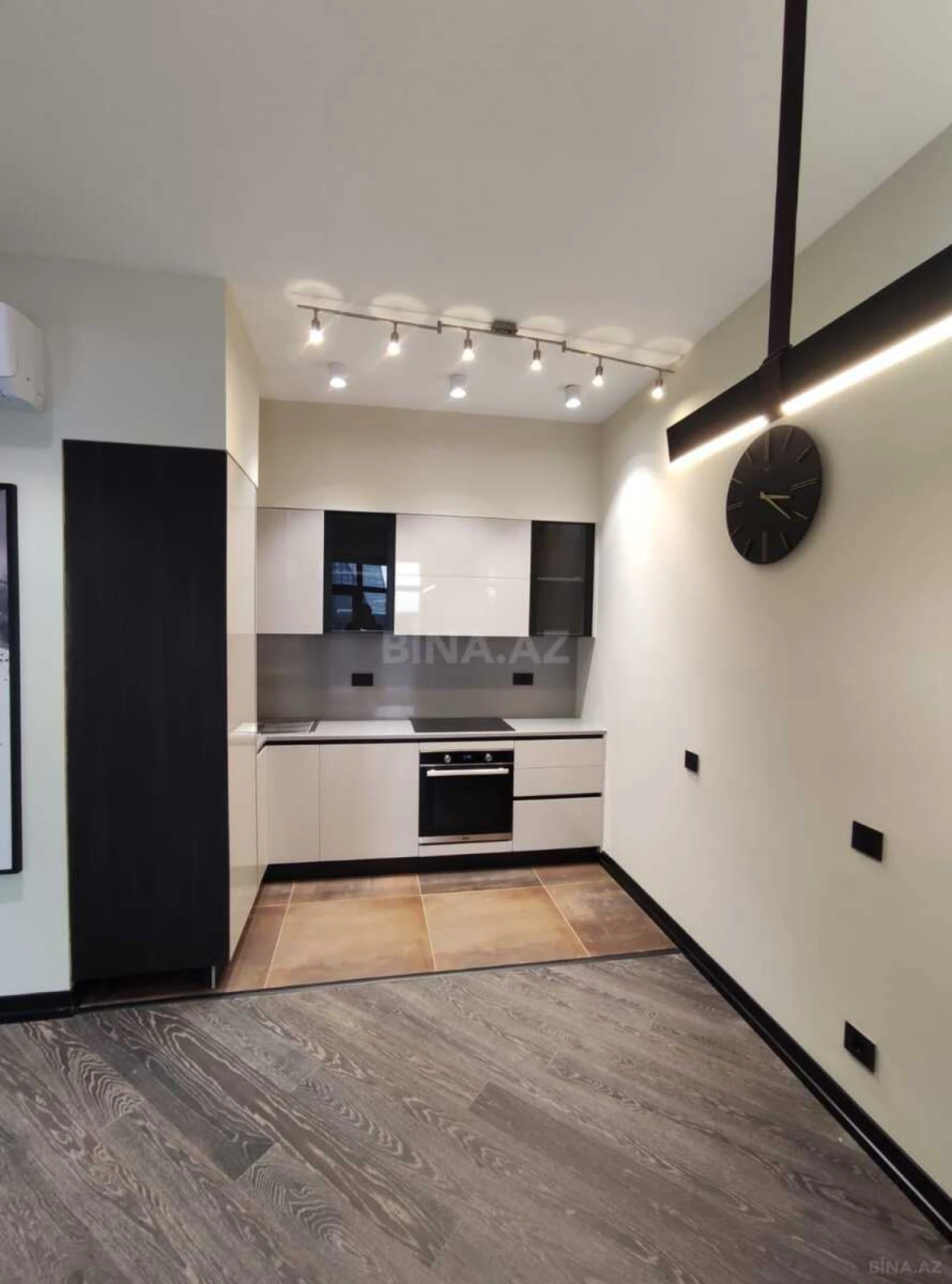 Satılır 2 otaqlı mənzil 92.2 m²