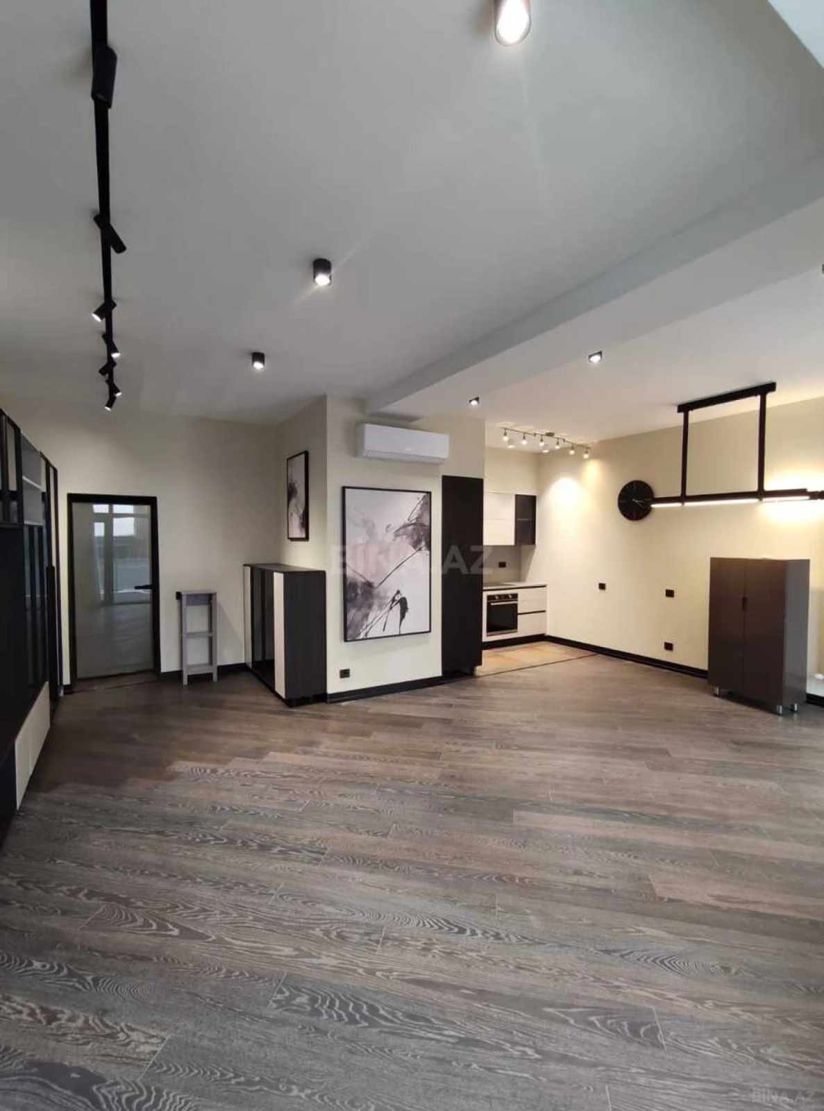 Satılır 2 otaqlı mənzil 92.2 m²