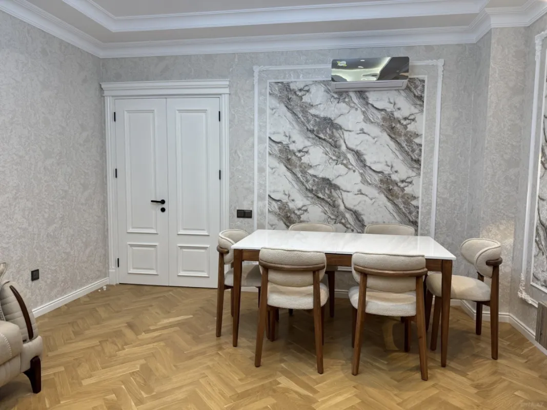 Kirayə verilir 2 otaqlı mənzil 91 m²