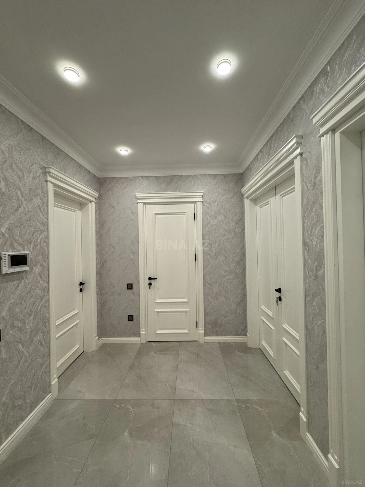 Kirayə verilir 2 otaqlı mənzil 91 m²