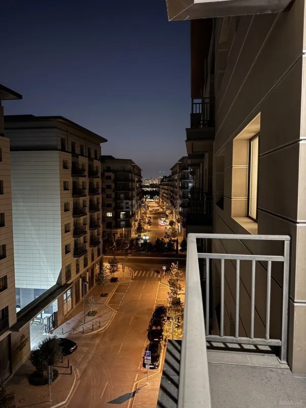 Kirayə verilir 2 otaqlı mənzil 91 m²