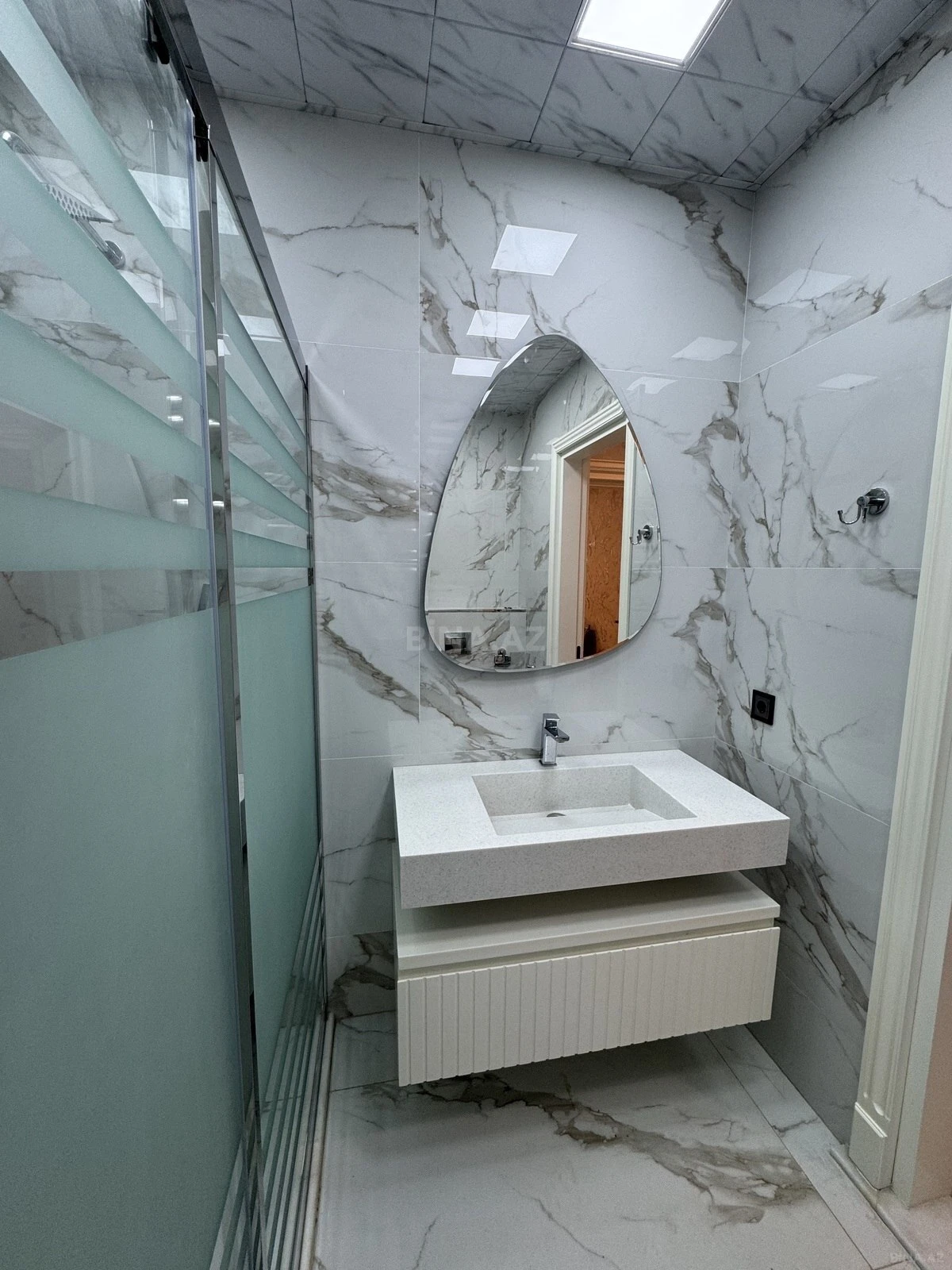 Kirayə verilir 2 otaqlı mənzil 91 m²