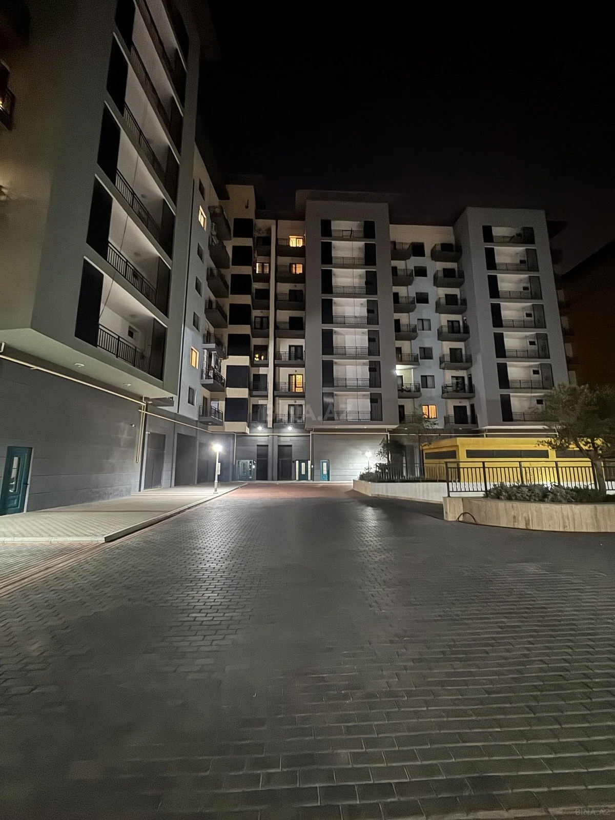 Kirayə verilir 2 otaqlı mənzil 91 m²