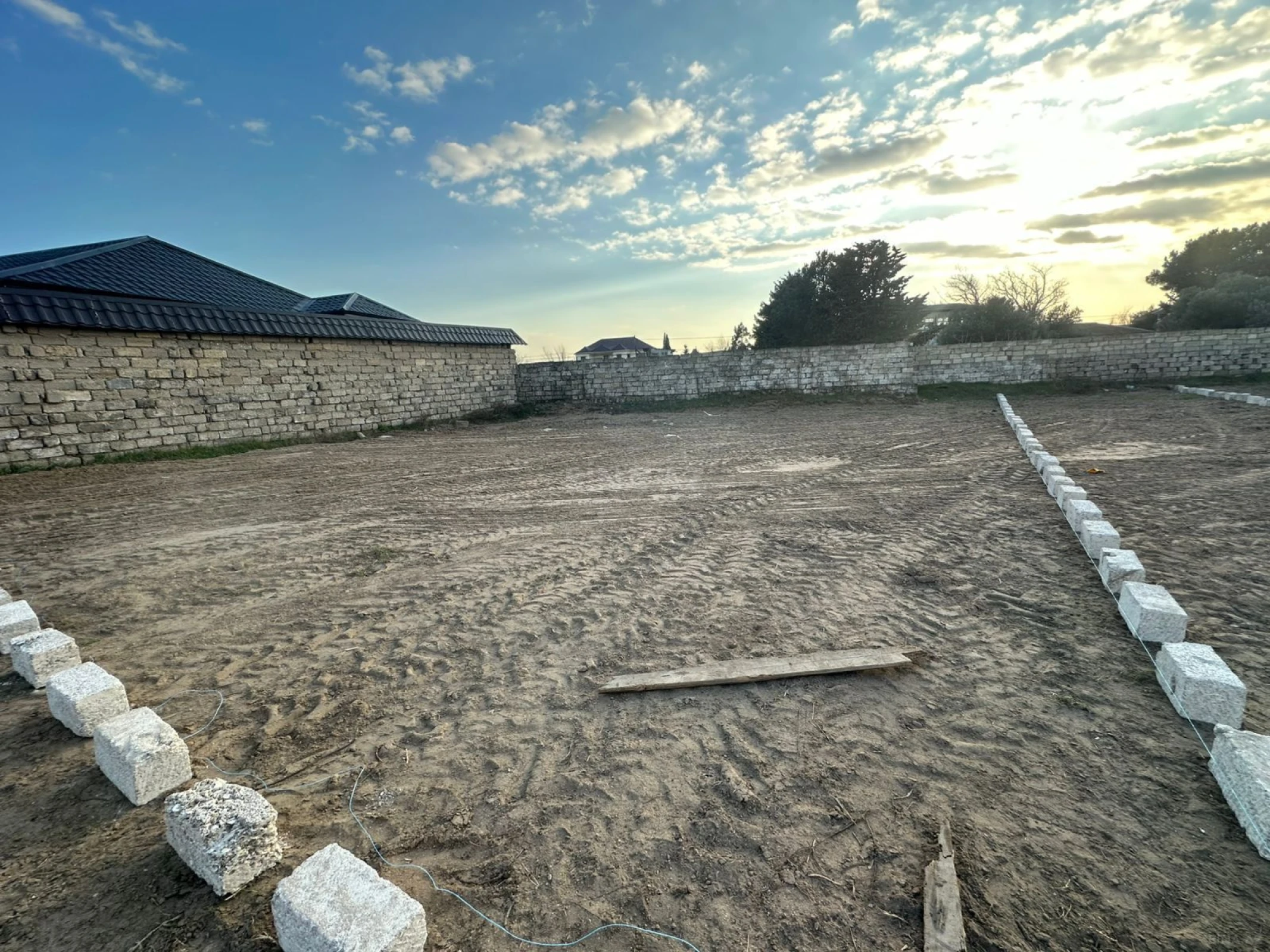 Satılır torpaq sahəsi 2 m²