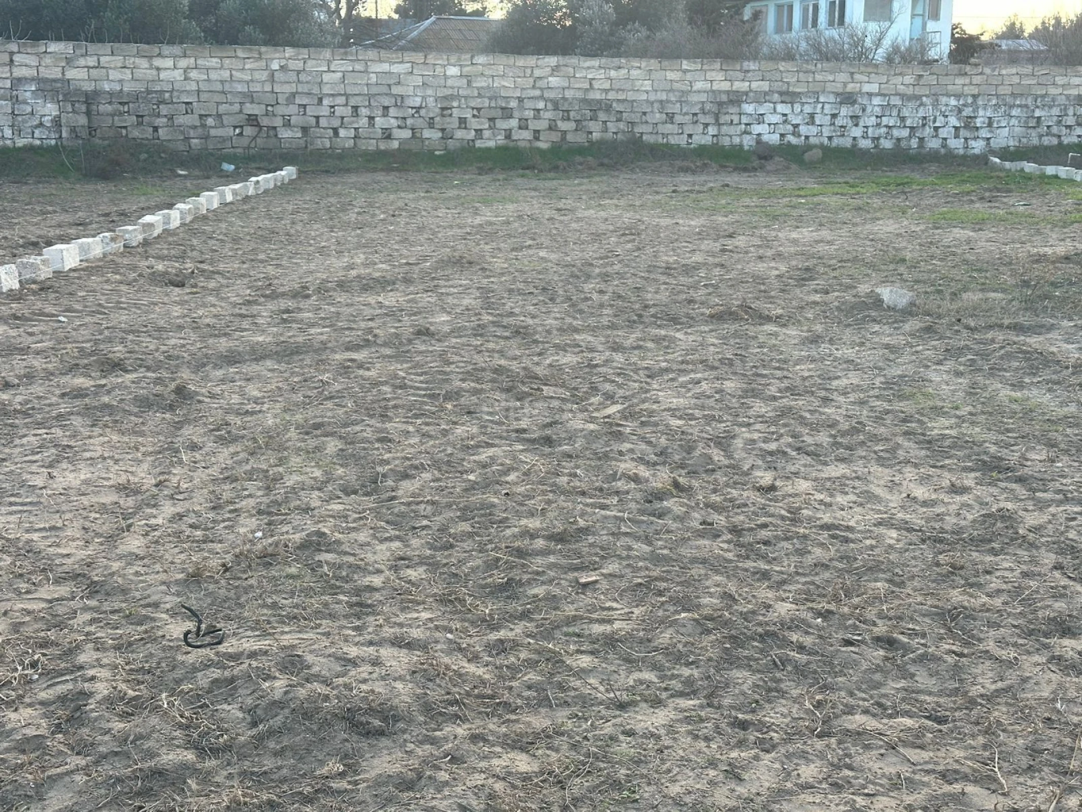 Satılır torpaq sahəsi 2 m²