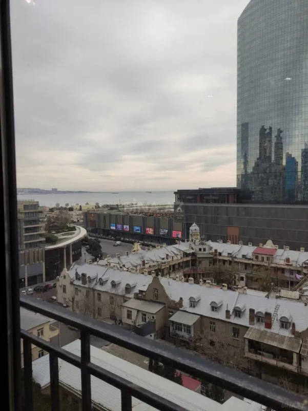 Satılır 3 otaqlı mənzil 134.5 m²