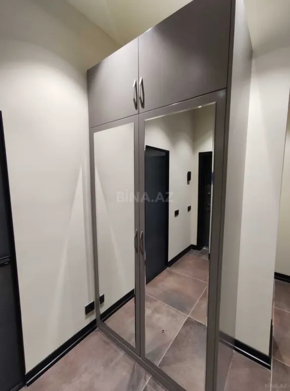 Satılır 3 otaqlı mənzil 134.5 m²