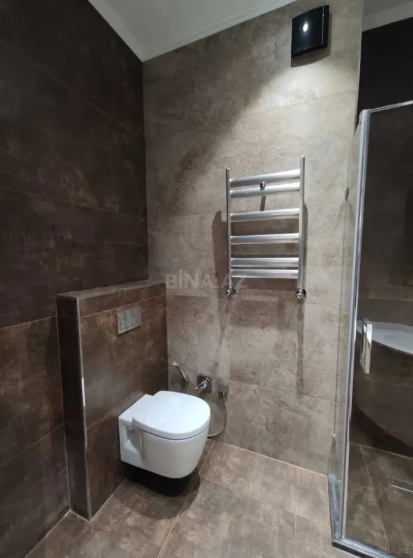 Satılır 3 otaqlı mənzil 134.5 m²