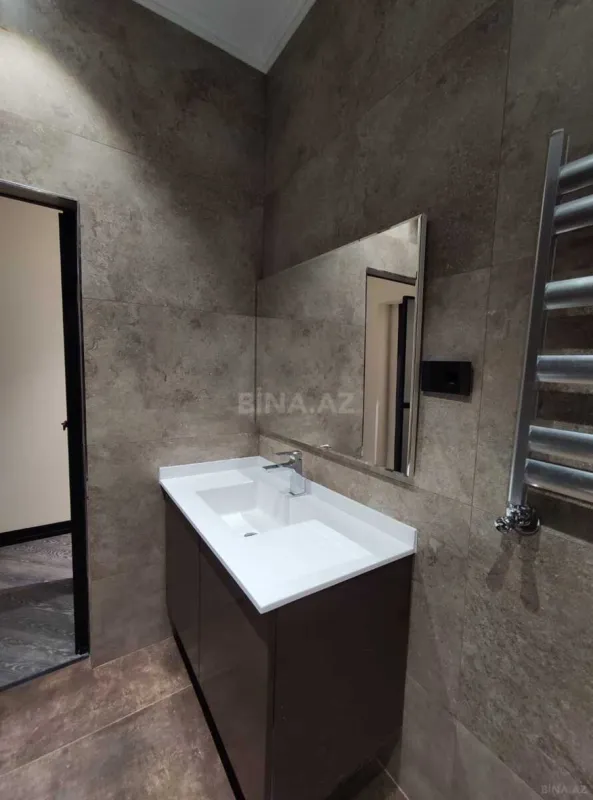 Satılır 3 otaqlı mənzil 134.5 m²