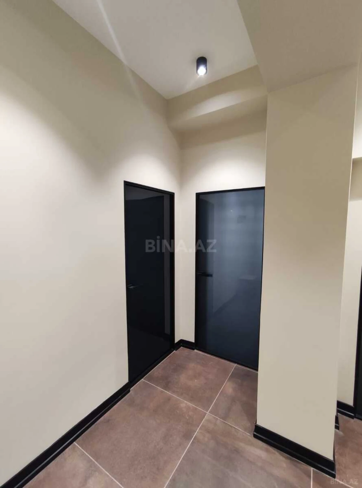 Satılır 3 otaqlı mənzil 134.5 m²