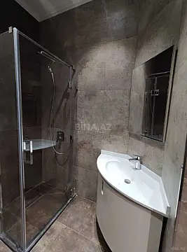 Satılır 3 otaqlı mənzil 134.5 m²