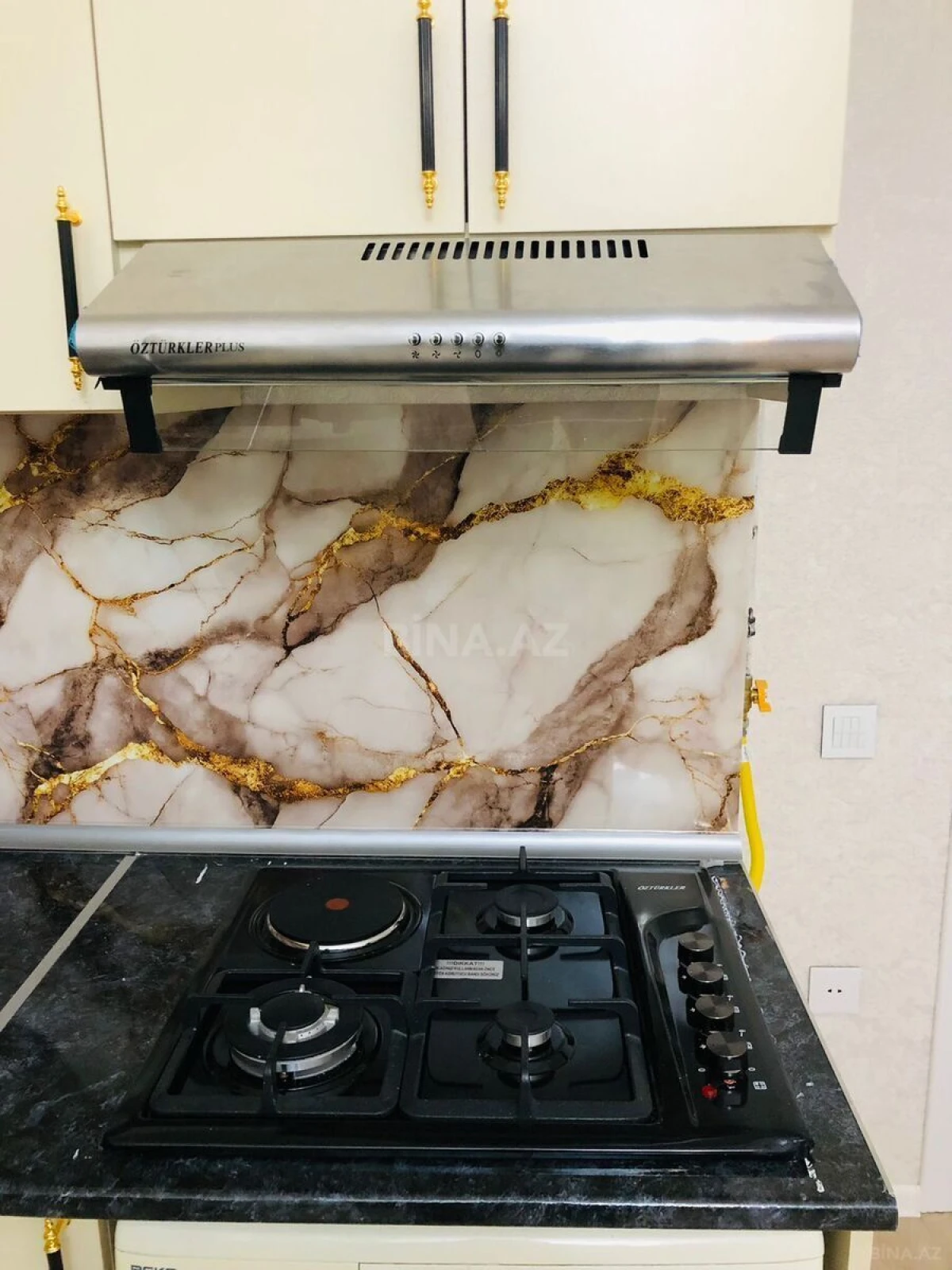 Kirayə verilir 2 otaqlı mənzil 74 m²