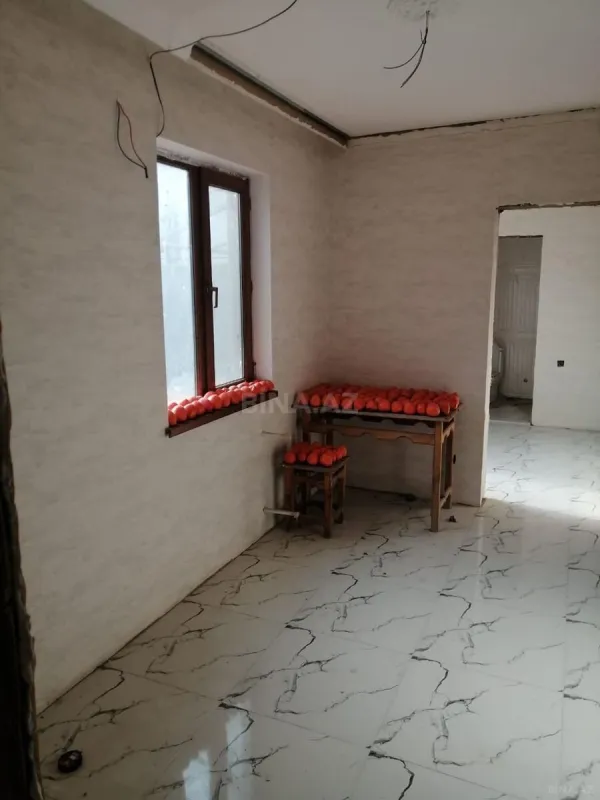 Satılır 4 otaqlı həyət evi 225 m²