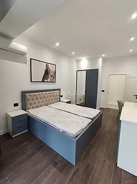 Satılır 2 otaqlı mənzil 81.4 m²
