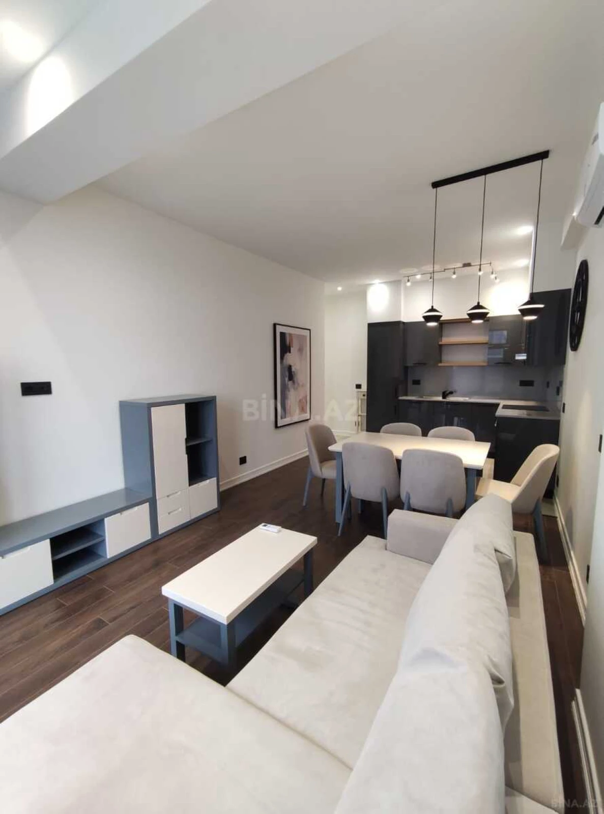 Satılır 2 otaqlı mənzil 81.4 m²