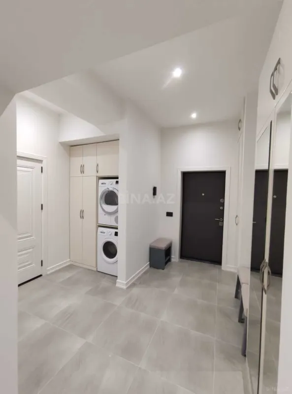 Satılır 2 otaqlı mənzil 81.4 m²