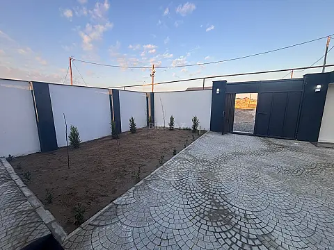 Satılır 3 otaqlı həyət evi 100 m²