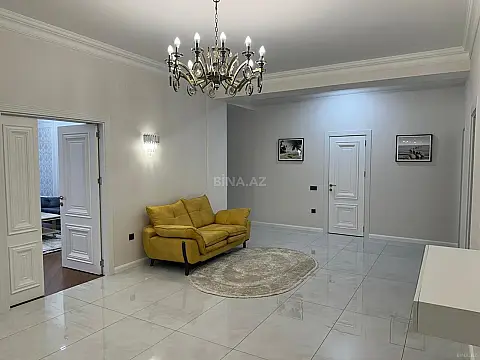 Kirayə verilir 3 otaqlı mənzil 175 m²