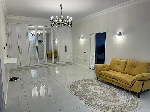Kirayə verilir 3 otaqlı mənzil 175 m²