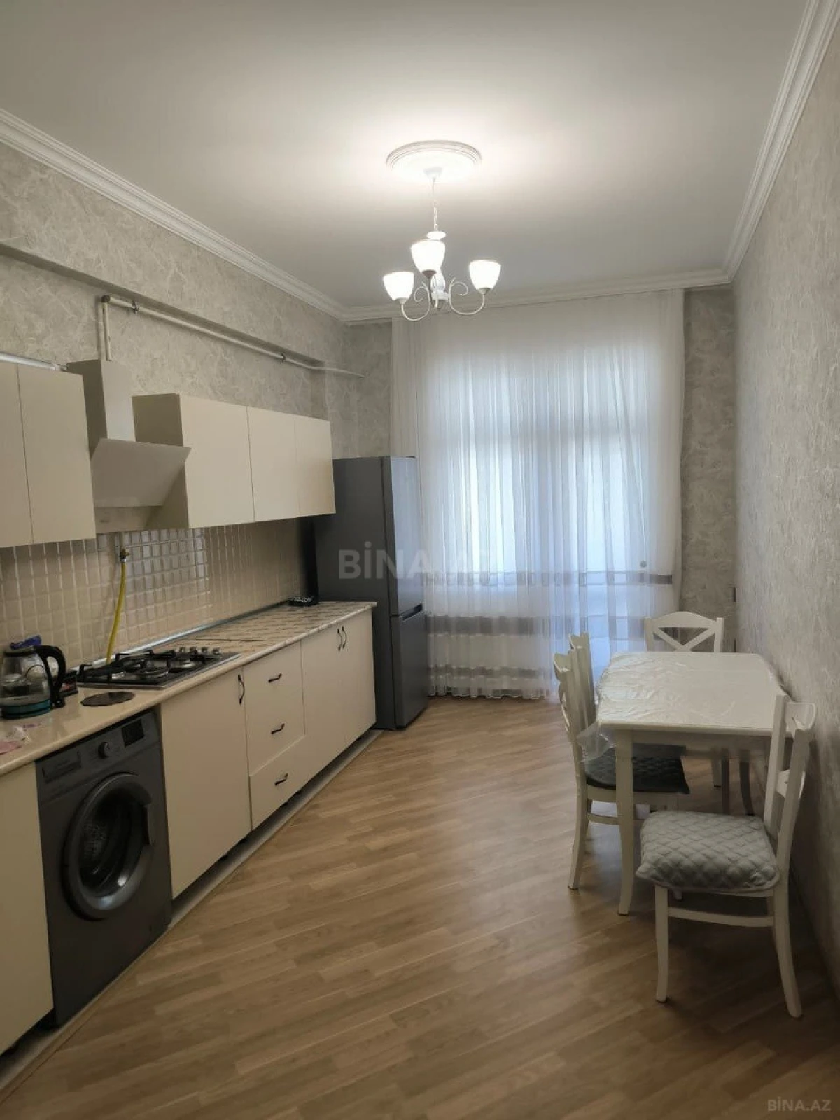 Kirayə verilir 3 otaqlı mənzil 102 m²