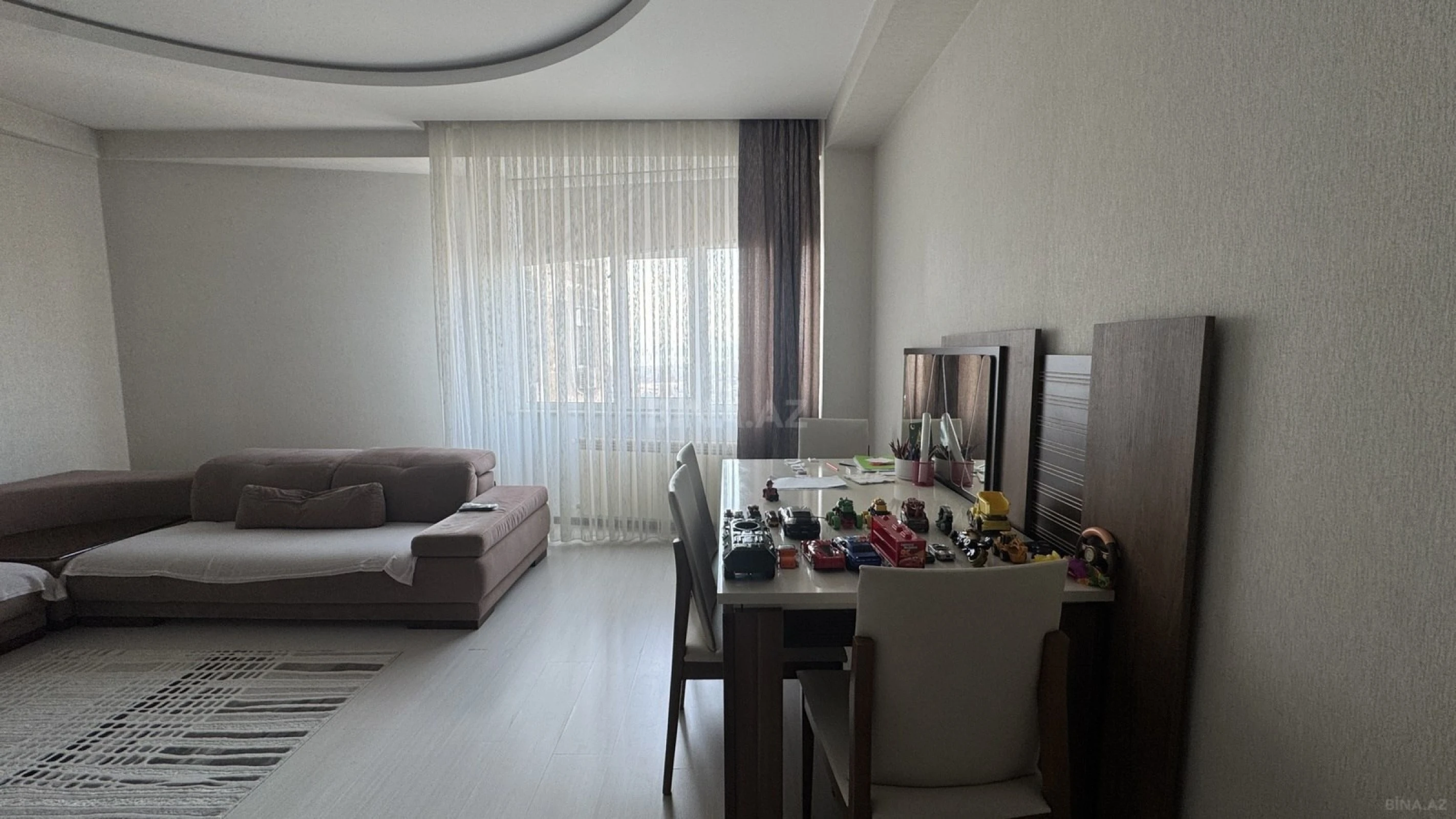 Satılır 4 otaqlı mənzil 112.1 m²