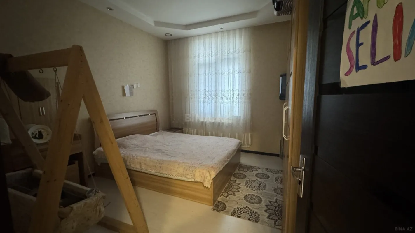 Satılır 4 otaqlı mənzil 112.1 m²