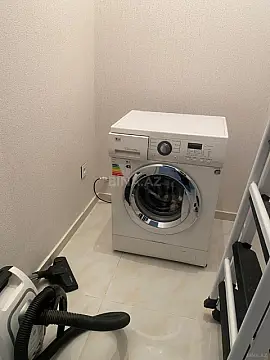 Kirayə verilir 2 otaqlı mənzil 95 m²