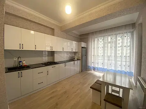 Kirayə verilir 2 otaqlı mənzil 95 m²