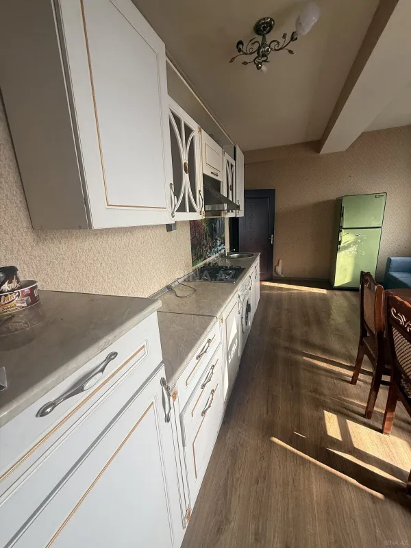 Kirayə verilir 2 otaqlı mənzil 70 m²