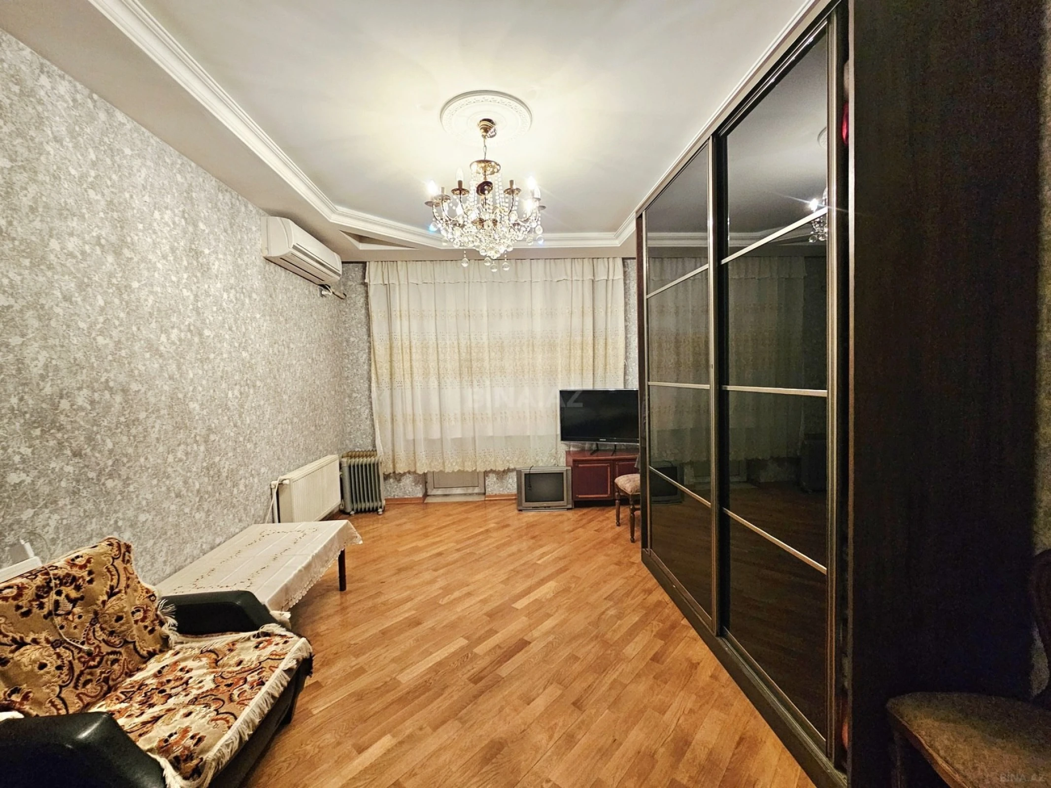 Satılır 3 otaqlı mənzil 110 m²