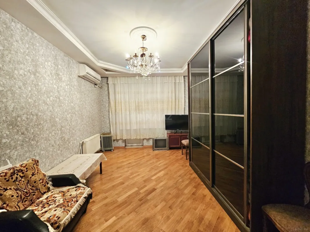 Satılır 3 otaqlı mənzil 110 m²